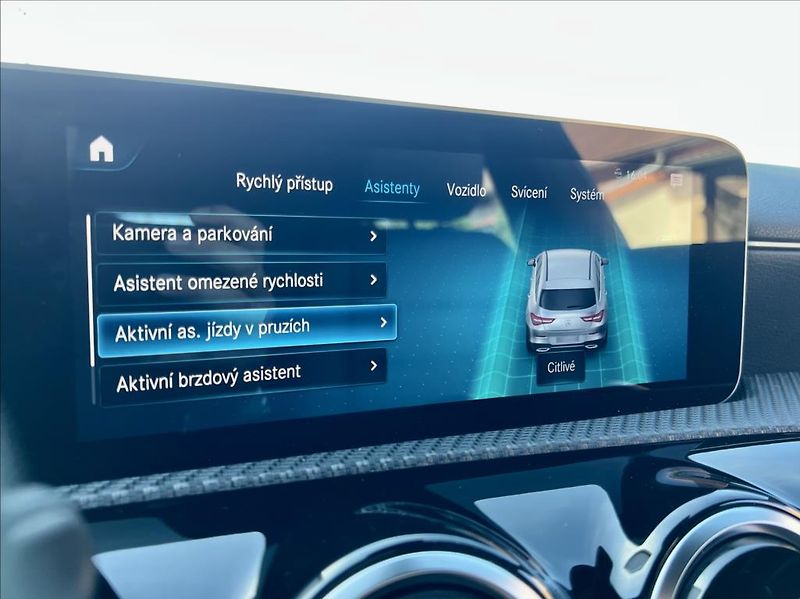 Mercedes-Benz CLA 180d SB LED NAVI  záruka - fotka 37 z 53