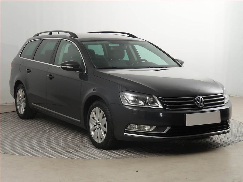 Volkswagen Passat (2014) 2.0 TDI, Automat, Navi, Xenony - fotografie inzerátu