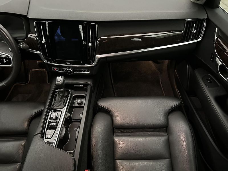 Volvo S90 2.0 T6 4x4 Inscription - fotka 19 z 30