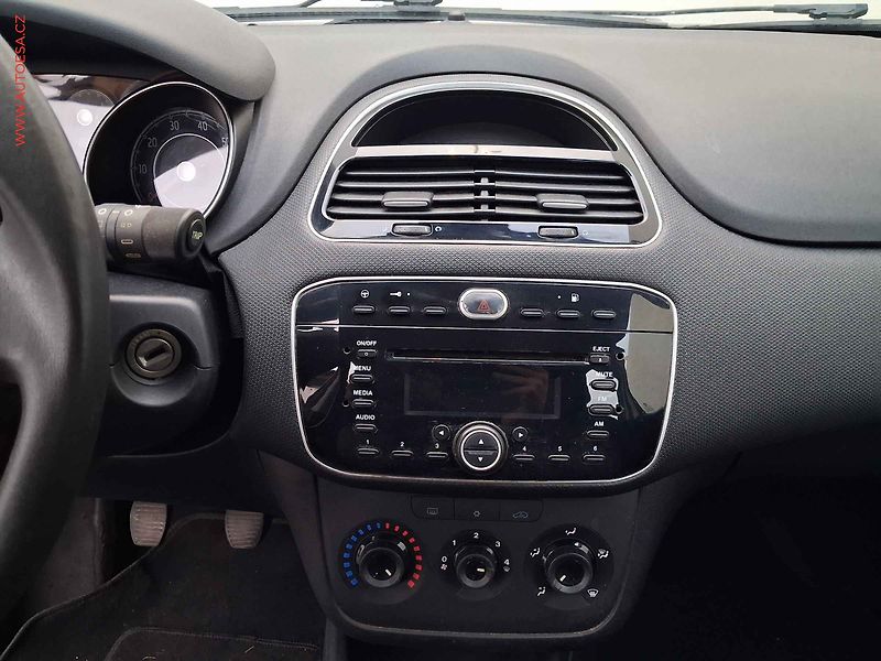 Fiat Punto (2014) 1.4i, ČR, AC, STK9/28 - fotka 12 z 13
