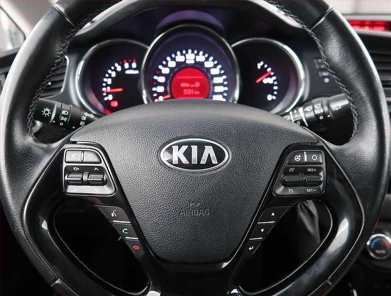 Kia Ceed (2012) 1.6 CRDi, Serv.kniha, Tempomat - fotka 15 z 19