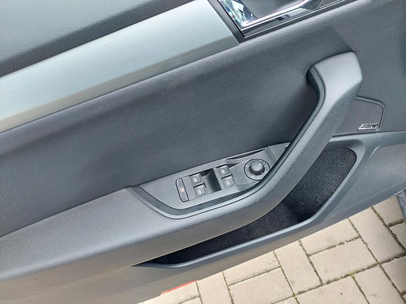 Škoda Superb (2016) III. 2.0TDi Style - fotka 12 z 37