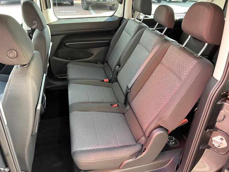 Ford Tourneo Connect 1.5 Ecoboost 110kW AT Titanium - fotka 10 z 38
