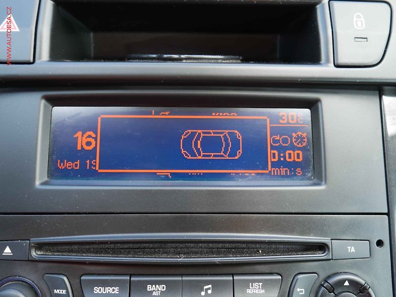 Peugeot 5008 (2015) 1.6HDi, 2.maj,ČR, Allure - fotka 16 z 19