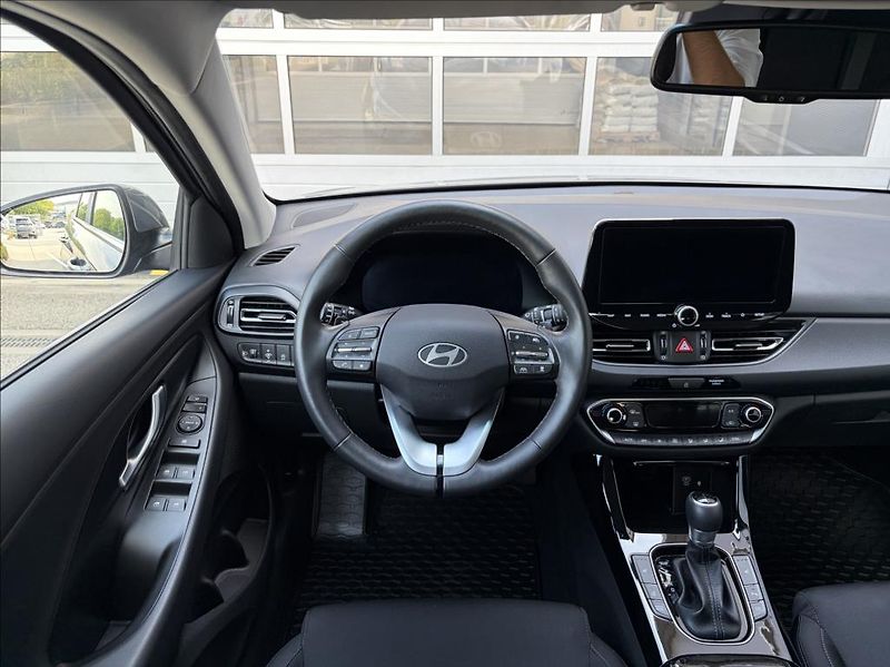 Hyundai i30 1,0 T-GDI DCT  WG FL Style - fotka 15 z 25