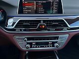 BMW Řada 7 750i xDrive Individual  390kw - náhled 33