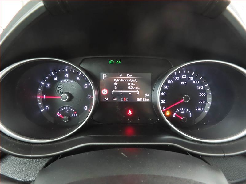Kia Ceed (2024) 1.5 T-GDI - fotka 11 z 18