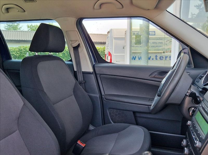 Škoda Yeti 1,4 TSI 90kW HEZKÝNÁJ. VÝHŘREV - fotka 15 z 31