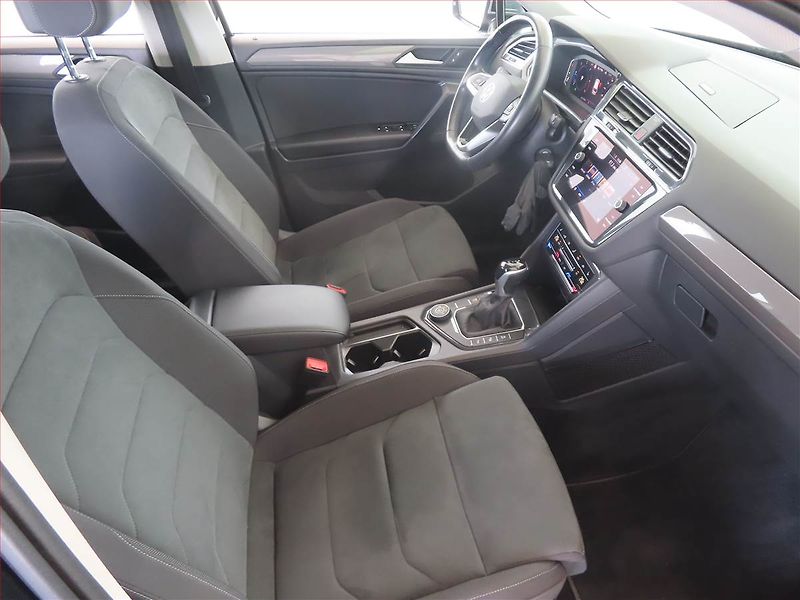 Volkswagen Tiguan Allspace (2022) 2.0 TDI - fotka 9 z 34