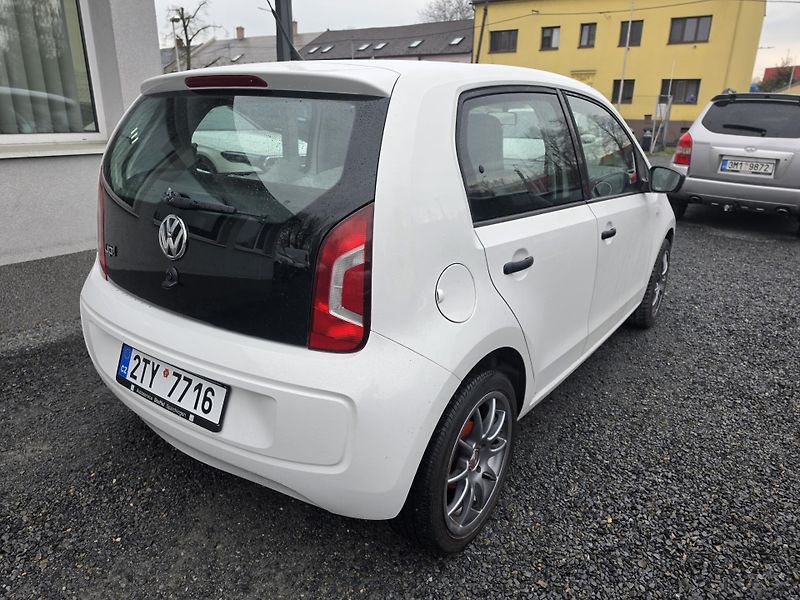 Volkswagen up! 1.0 i - fotka 4 z 11