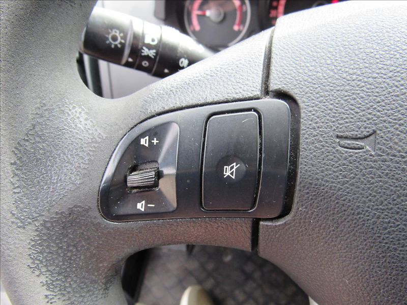 Kia Ceed 1,6 CRDi 66kW Combi - fotka 21 z 25