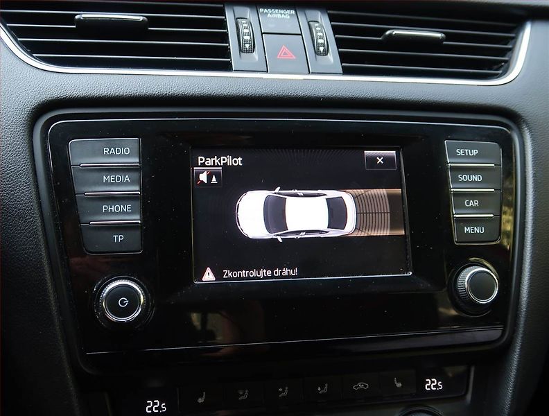 Škoda Octavia (2013) RS 2.0 TDI, Serv.kniha, Xenony - fotka 17 z 19