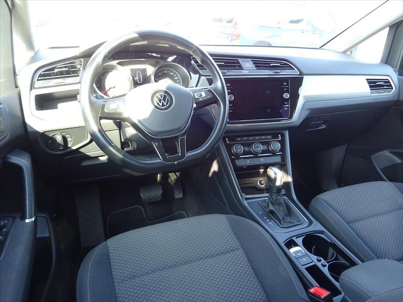 Volkswagen Touran 2,0 TDi 110 kW DSG - fotka 9 z 34