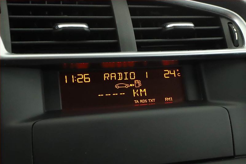 Citroën C4 (2013) 1.4 16V, Tempomat - fotka 9 z 13