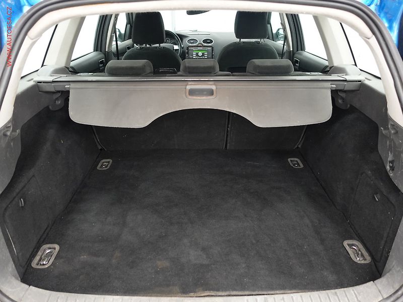 Ford Focus (2005) 2.0TDCi, AC - fotka 8 z 17