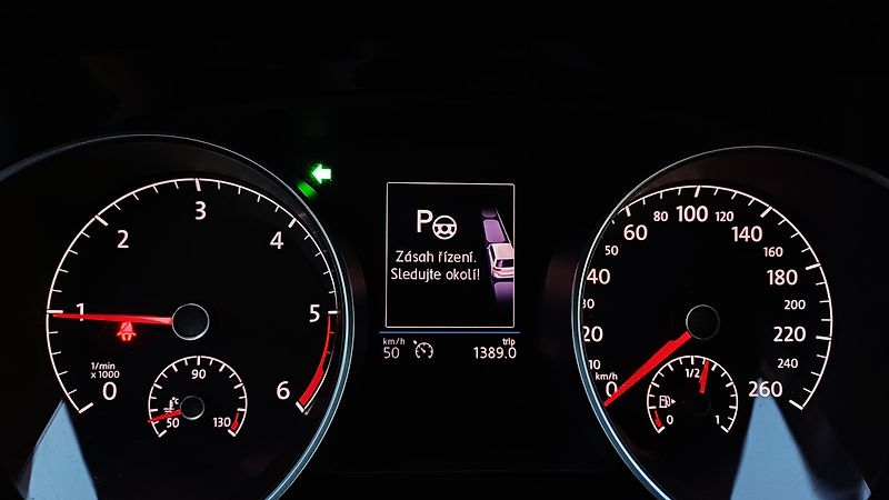 Volkswagen Touran 2.0 TDI 110kW HIGHLINE - fotka 48 z 50