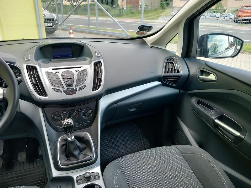 Ford C-MAX (2013) 1,6i NAVI VYHŘ.SED,BEZ KOROZE! - fotka 23 z 46