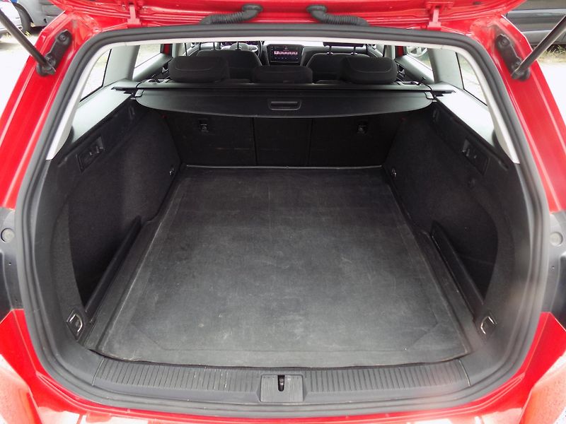 Volkswagen Passat 2,0 TDI DSG SUPERSTAV!!! - fotka 24 z 41
