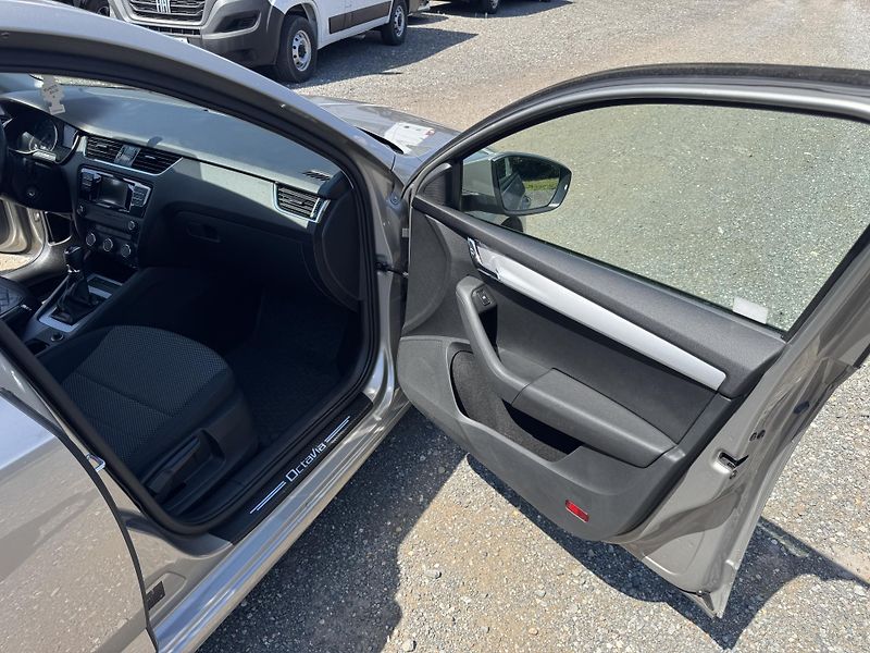 Škoda Octavia 1.6TDi,klima,nové v ČR - fotka 22 z 37