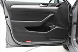 Volkswagen Passat 2,0 TDI 110 kW DSG Business Zá - náhled 25