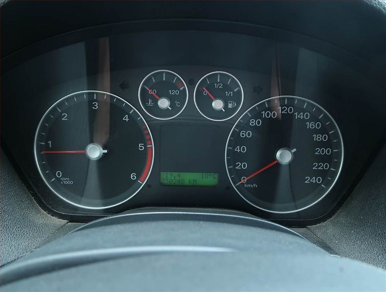Ford C-MAX (2006) 1.6 TDCi, Tažné, oblíbený vůz - fotka 11 z 15