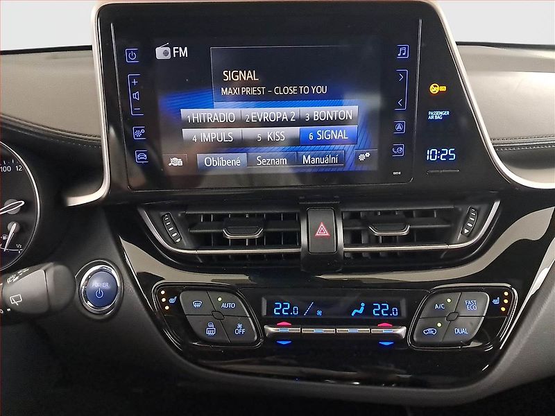 Toyota C-HR (2018) Selection 1.8 Hybrid - fotka 12 z 19