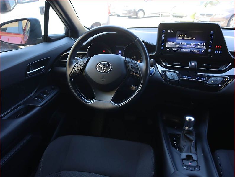 Toyota C-HR (2019) 1.8 Hybrid - fotka 7 z 22
