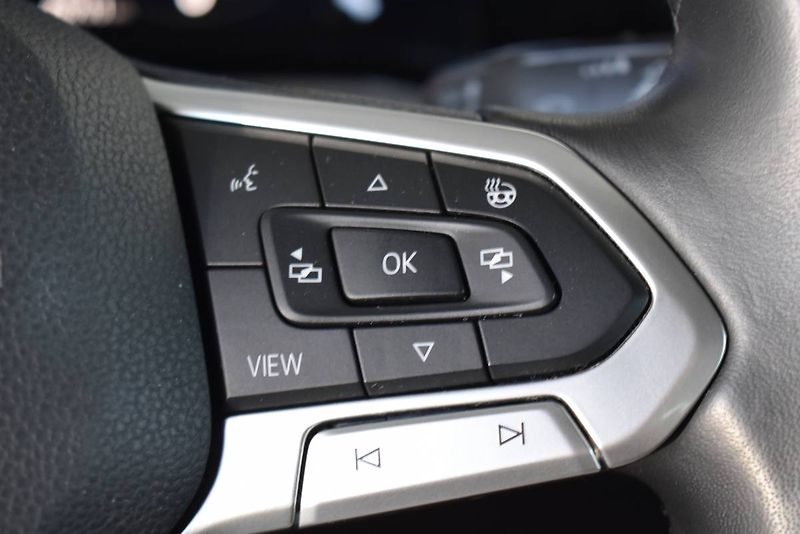 Volkswagen Golf Variant (2023) 1.5TSI 110kW,MATRIX,Webasto - fotka 17 z 26