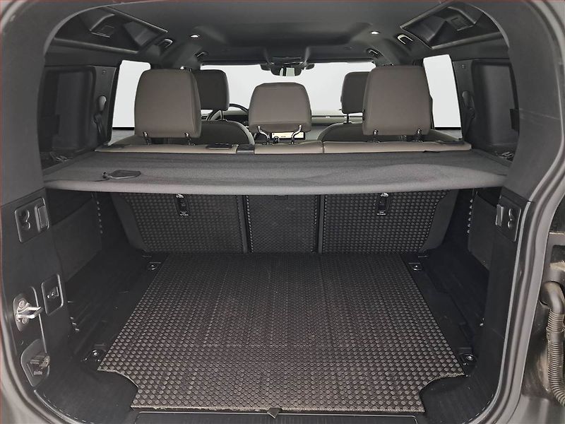 Land Rover Defender (2023) D250 AWD - fotka 14 z 20