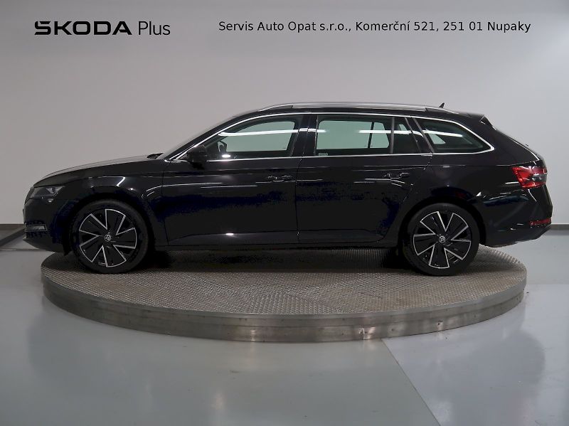 Škoda Superb (2022) STYLE 2.0TSI 140KW DSG - fotka 3 z 40