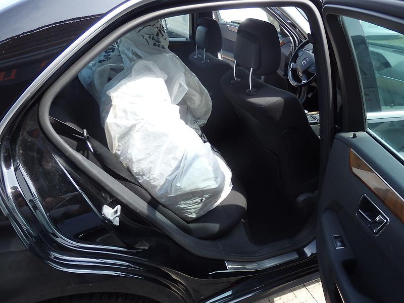 Mercedes-Benz Třídy E 220 CDI 8x AIRBAG, KLIMA - fotka 9 z 16