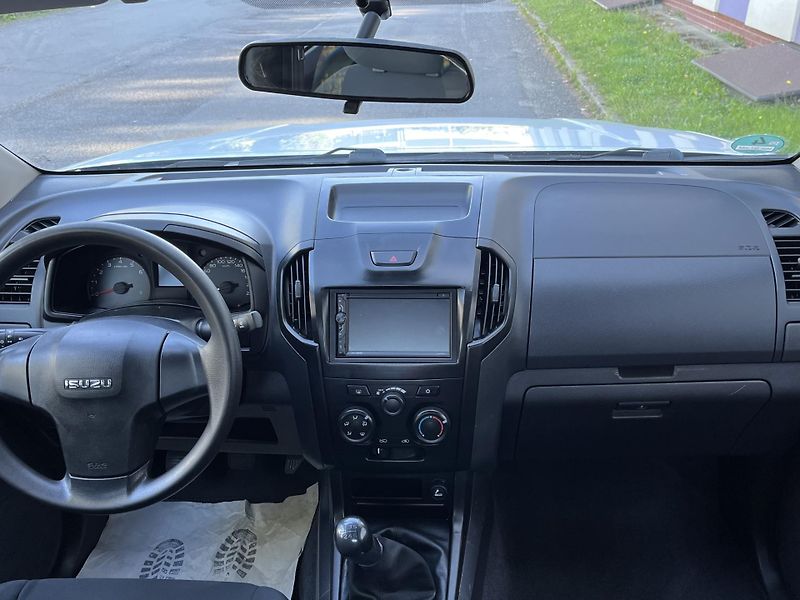 Isuzu D-Max 2,5 TD 4WD 3-stranná sklopka  - fotka 21 z 28