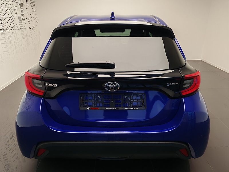 Toyota Yaris 1.5 Hybrid e-CVT Style - fotka 5 z 30