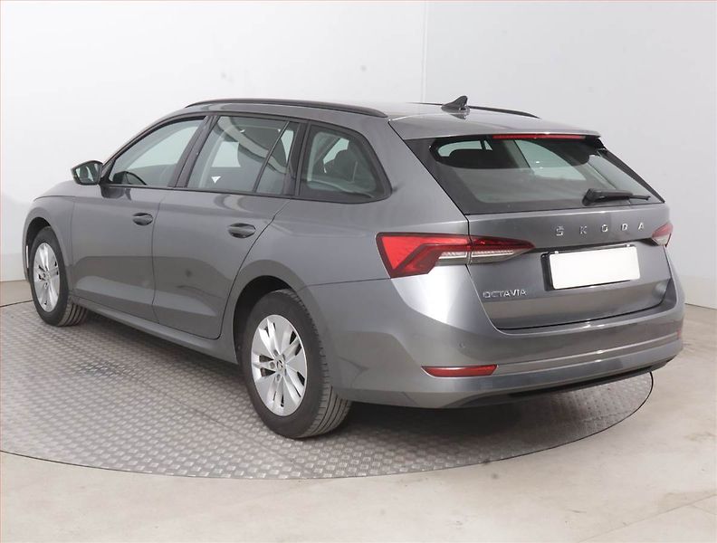 Škoda Octavia (2023) 2.0 TDI, Automat, Serv.kniha - fotka 4 z 16