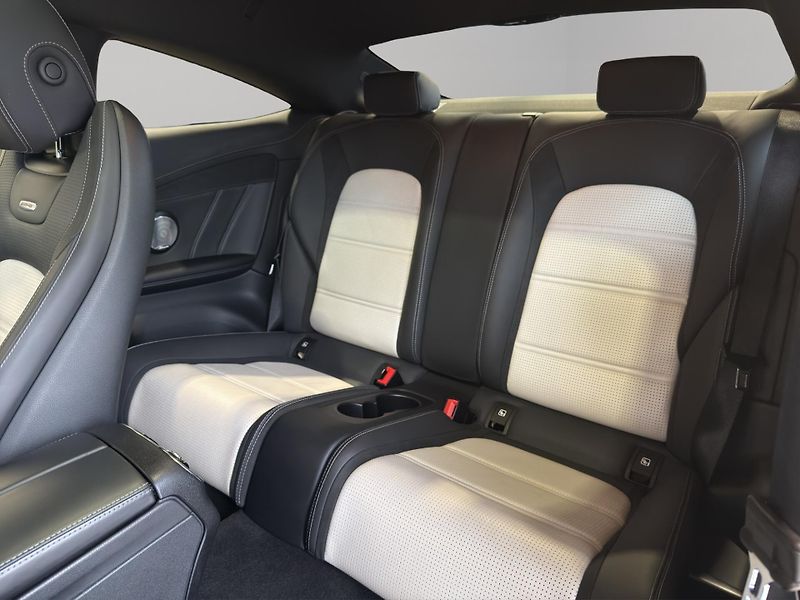 Mercedes-Benz Třídy C (2018) Mercedes-AMG C 63 kupé - fotka 20 z 22