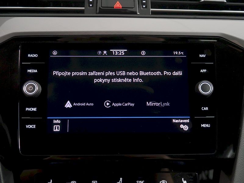 Volkswagen Passat (2023) BUSINESS PREMIUM 2.0TDI 110KW - fotka 23 z 36