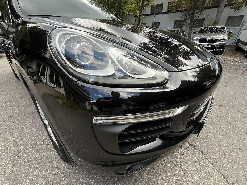 Porsche Cayenne (2016) 3.0 TDI V6 - fotka 37 z 39