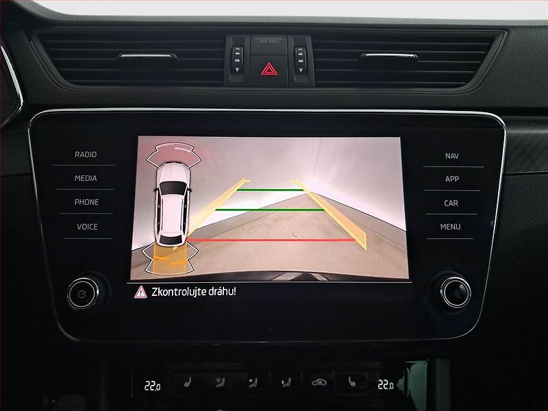 Škoda Superb (2023) Sportline 2.0 TDI - fotka 17 z 20