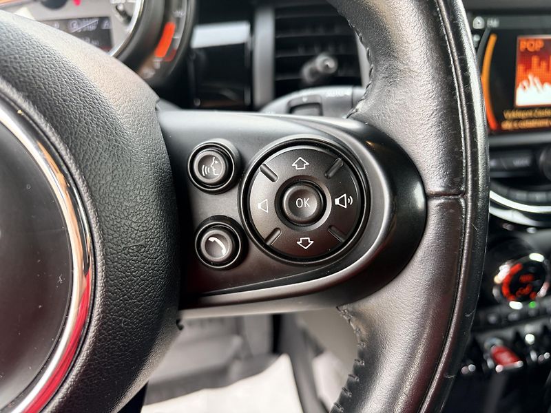 Mini Cooper 1.5 TURBO 100kW LED REZERVACE - fotka 17 z 38