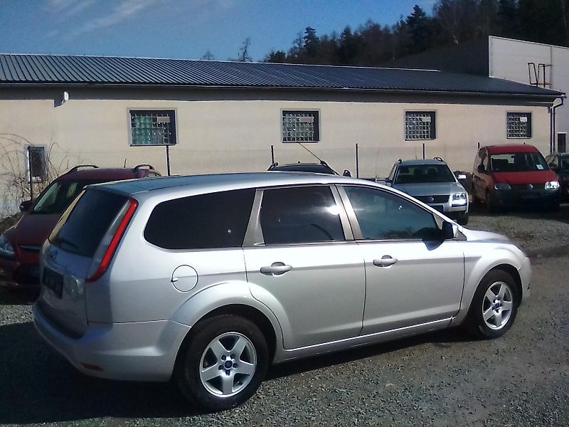 Ford Focus (2008) 1.6i 16V, kombi, 2.majitel - fotka 4 z 30