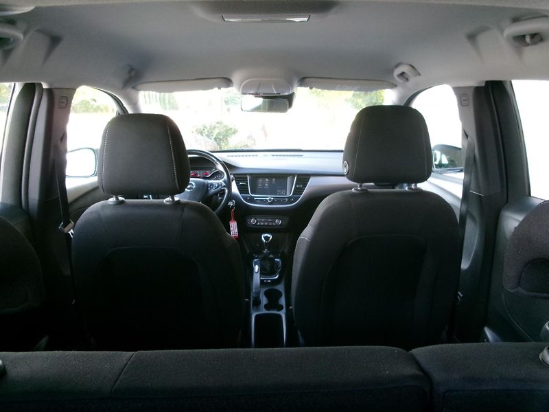 Opel Crossland X (2018) 1,2 PT DOHC KLIMA - fotka 14 z 31