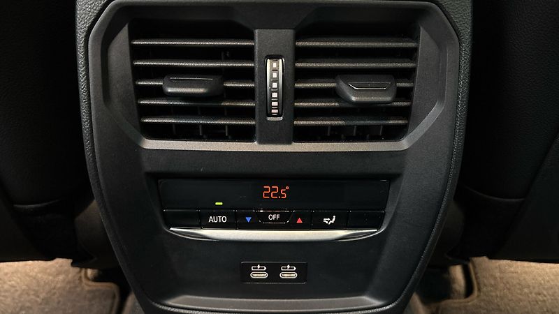 BMW Řada 3 330d AUT Sport Line - fotka 20 z 25