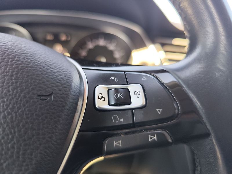 Volkswagen Passat 2.0 TDi/110kW Highline DSG ČR - fotka 31 z 37