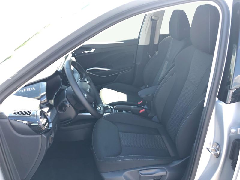Škoda Fabia 1.0 TSi TOP SELECTION - fotka 11 z 28