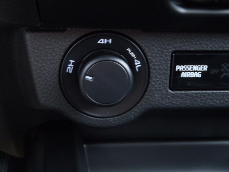 Isuzu D-Max Double Cab LS - fotka 20 z 25