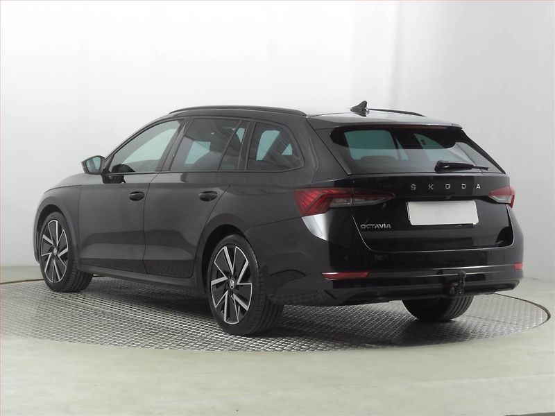 Škoda Octavia (2022) Style 1.0 TSI, Serv.kniha - fotka 4 z 27
