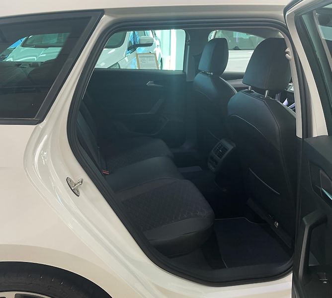 Seat Leon 2.0TDI 110 kW, FR, DSG, ST, ČR - fotka 13 z 27
