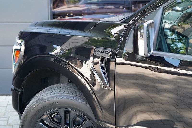 Ford F-150 (2026) Lariat 5,0 298 kW - fotka 12 z 56