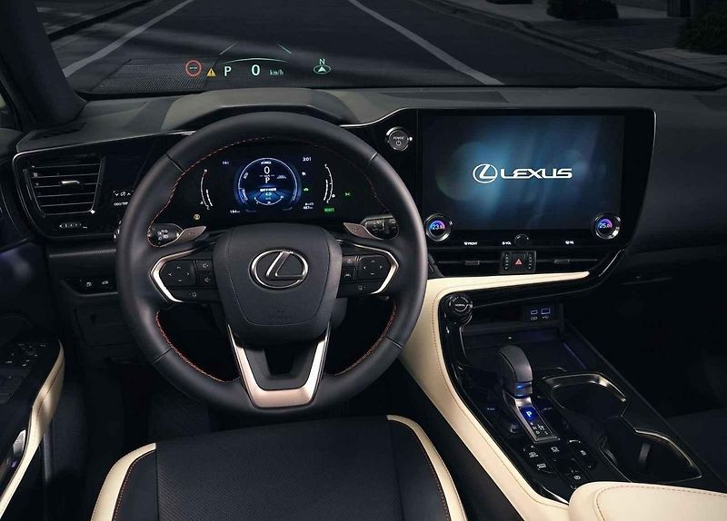 Lexus NX během testovací jízdy