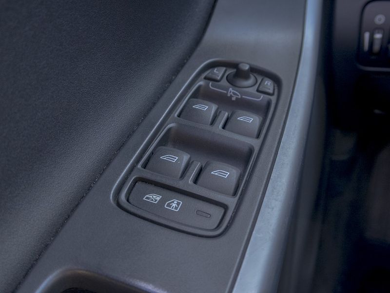 Volvo XC60 (2011) ČR 2.0D 120KW – TAŽNÝ - fotka 29 z 54